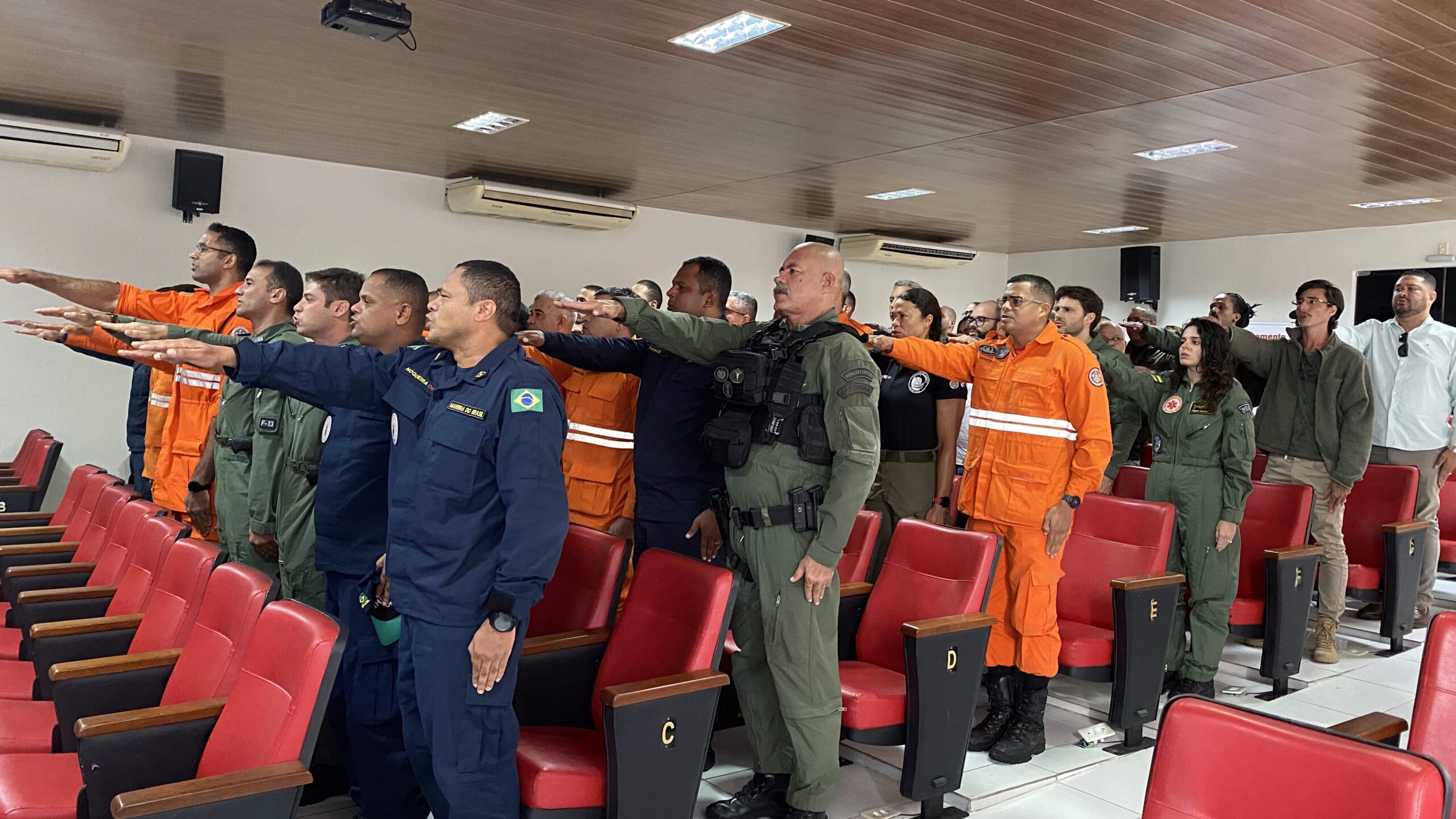 Bombeiros concluem curso de Busca e Salvamento ministrado pela Força Aérea Brasileira (FAB)